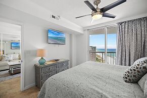Pelican Beach Resort by Colasan