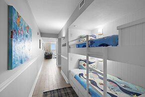 Pelican Beach Resort by Colasan