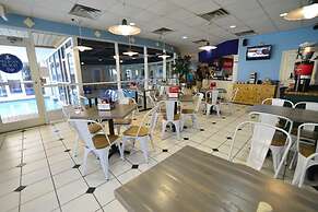 Pelican Beach Resort by Colasan