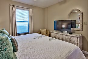 Pelican Beach Resort by Colasan