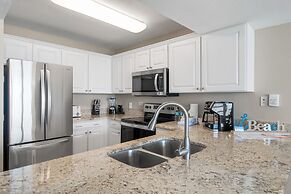 Pelican Beach Resort by Colasan