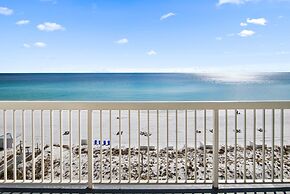 Pelican Beach Resort by Colasan
