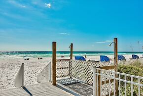 Pelican Beach Resort by Colasan