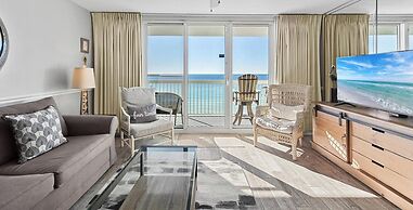 Pelican Beach Resort by Colasan