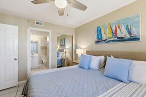 Pelican Beach Resort by Colasan