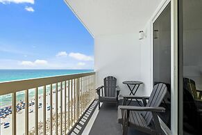 Pelican Beach Resort by Colasan