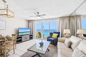 Pelican Beach Resort by Colasan