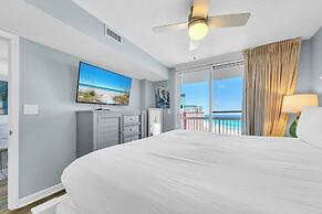 Pelican Beach Resort by Colasan