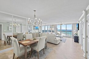 Pelican Beach Resort by Colasan