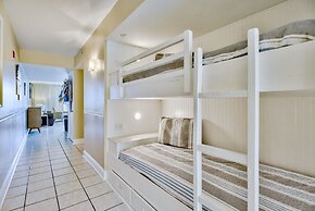 Pelican Beach Resort by Colasan