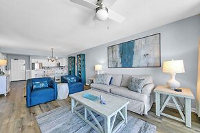 Pelican Beach Resort by Colasan