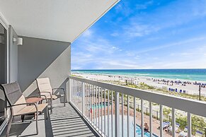 Pelican Beach Resort by Colasan