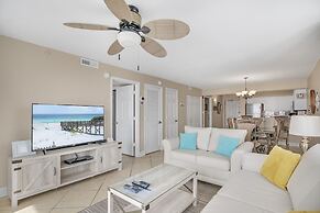 Pelican Beach Resort by Colasan