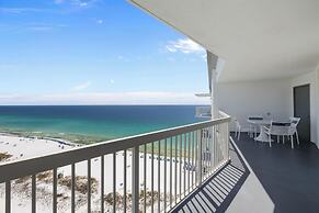 Pelican Beach Resort by Colasan