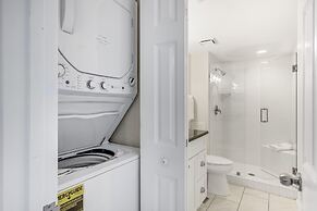 Pelican Beach Resort by Colasan