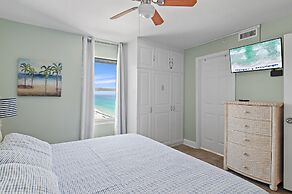 Pelican Beach Resort by Colasan