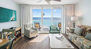Pelican Beach Resort by Colasan