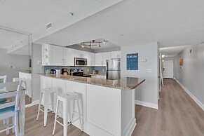 Pelican Beach Resort by Colasan