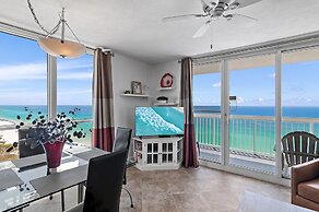 Pelican Beach Resort by Colasan