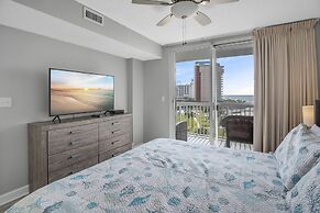 Pelican Beach Resort by Colasan