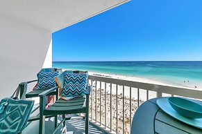 Pelican Beach Resort by Colasan