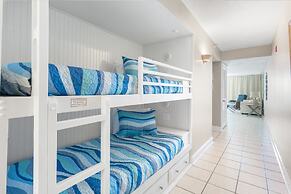 Pelican Beach Resort by Colasan