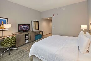 Hampton Inn & Suites Sacramento at Csus