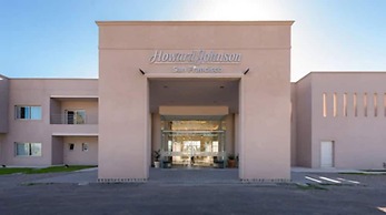 Howard Johnson by Wyndham San Francisco Resort & Conv Center