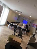 Howard Johnson by Wyndham San Francisco Resort & Conv Center