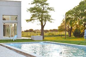 Howard Johnson by Wyndham San Francisco Resort & Conv Center