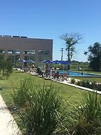 Howard Johnson by Wyndham San Francisco Resort & Conv Center