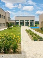 Howard Johnson by Wyndham San Francisco Resort & Conv Center