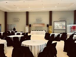 Howard Johnson by Wyndham San Francisco Resort & Conv Center