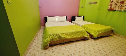 Royal Land Mae Klong Hotel