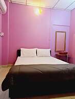 Royal Land Mae Klong Hotel