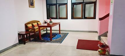Royal Land Mae Klong Hotel