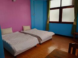 Royal Land Mae Klong Hotel