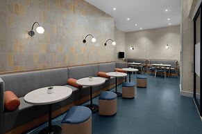 Courtyard by Marriott New York World Trade Center Area