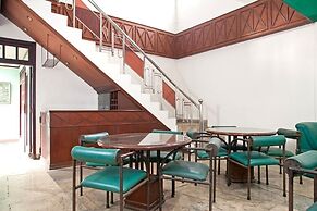 RedDoorz near UPN Veteran