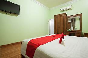 RedDoorz near Juanda International Airport