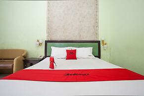 RedDoorz near Juanda International Airport