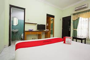 RedDoorz near Juanda International Airport