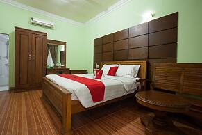 RedDoorz near Juanda International Airport