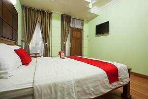 RedDoorz near Juanda International Airport