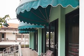 RedDoorz near Juanda International Airport