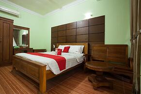 RedDoorz near Juanda International Airport