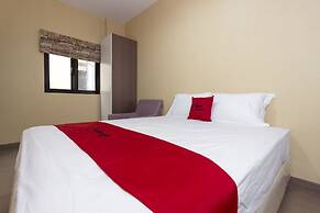 RedDoorz Plus @ Cipete Damai