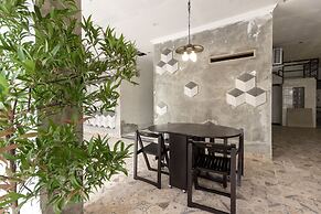 RedDoorz Plus @ Cipete Damai