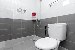 RedDoorz Plus @ Cipete Damai