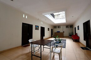 RedDoorz near Adisucipto Airport 3